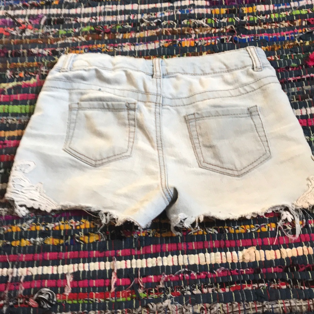 Shorts - Picture 3 of 3